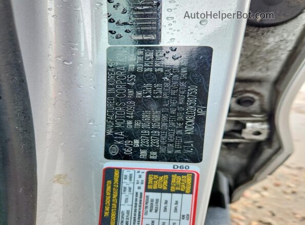 KNDCM3LD2K5317530 2019 KIA NIRO Silver Vista de la etiqueta del VIN