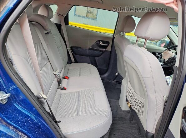 KNDCM3LD9L5422566 2020 KIA NIRO Blue Vista de los asientos traseros