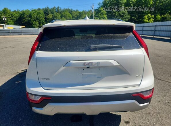KNDCP3LE0R5155651 2024 KIA NIRO White 