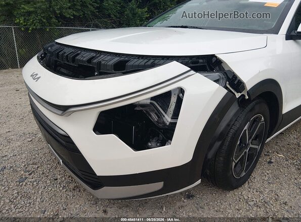 KNDCP3LE1R5119323 2024 KIA NIRO White წინა ხედი