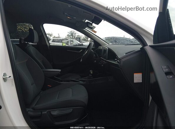 KNDCP3LE1R5119323 2024 KIA NIRO White წინა სალონის ხედი