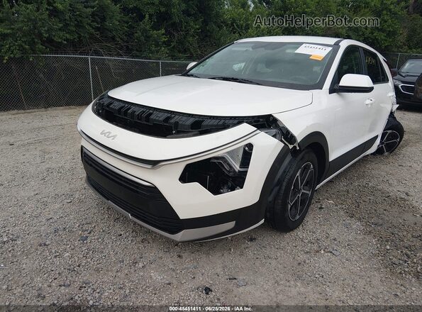 KNDCP3LE1R5119323 2024 KIA NIRO White წინა მარცხენა ხედი სამი მეოთხედიდან