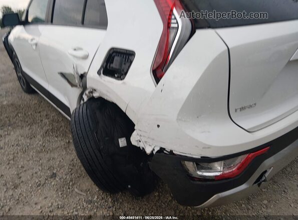 KNDCP3LE1R5119323 2024 KIA NIRO White 