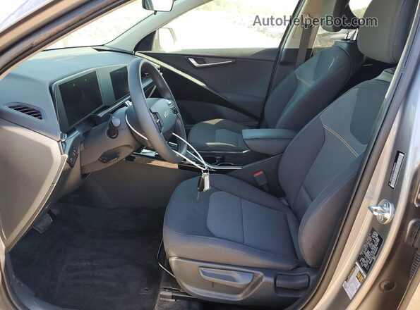 KNDCP3LE1T5332974 2026 KIA NIRO Gray Vista interior delantera