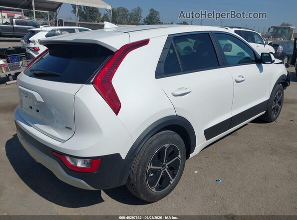 KNDCP3LE3T5330952 2026 KIA NIRO White Trasero derecho