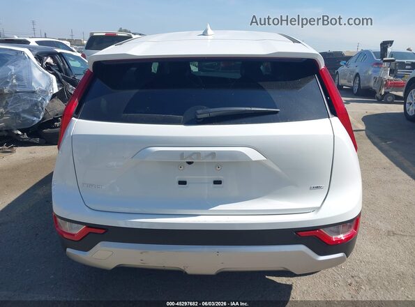 KNDCP3LE3T5330952 2026 KIA NIRO White 