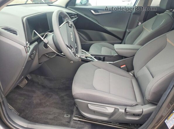 KNDCP3LE4T5319300 2026 KIA NIRO Gray Front interior view