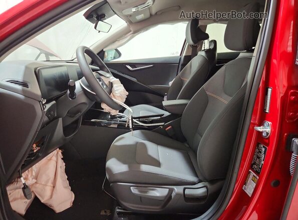 KNDCP3LE4T5323377 2026 KIA NIRO Red Вид салону спереду