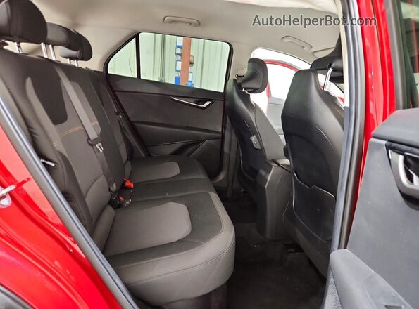 KNDCP3LE4T5323377 2026 KIA NIRO Red Вид задньої частини салону