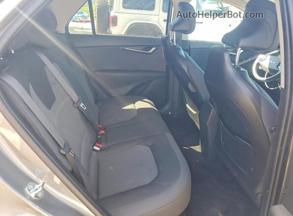 KNDCP3LE5T5322738 2026 KIA NIRO Silver Rear seats view