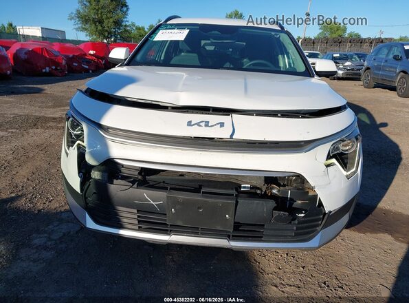 KNDCP3LE6S5287934 2025 KIA NIRO White Widok z przodu