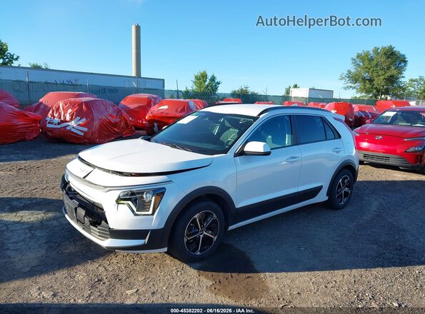 KNDCP3LE6S5287934 2025 KIA NIRO White Przód lewy