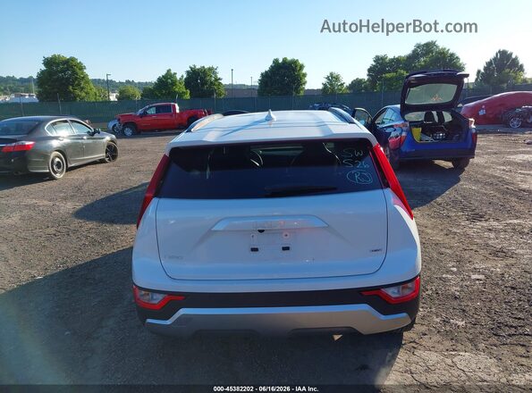 KNDCP3LE6S5287934 2025 KIA NIRO White 
