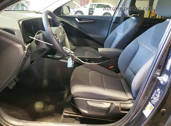 KNDCP3LE7T5338410 2026 KIA NIRO Gray Front interior view
