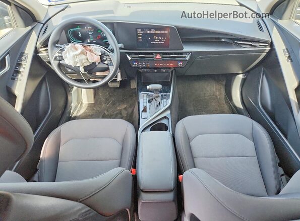 KNDCP3LE8T5328257 2026 KIA NIRO Black 