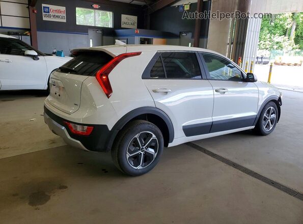 KNDCP3LE9T5356522 2026 KIA NIRO White 
