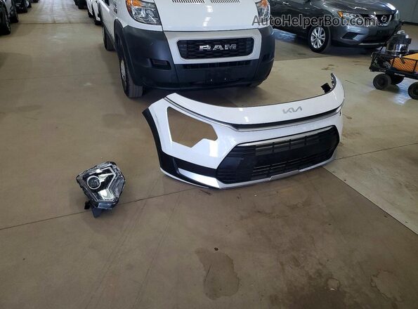 KNDCP3LE9T5356522 2026 KIA NIRO White 