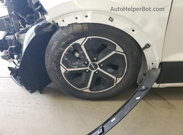 KNDCP3LE9T5356522 2026 KIA NIRO White 