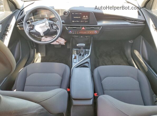 KNDCP3LEXS5270327 2025 KIA NIRO Charcoal Widok deski rozdzielczej
