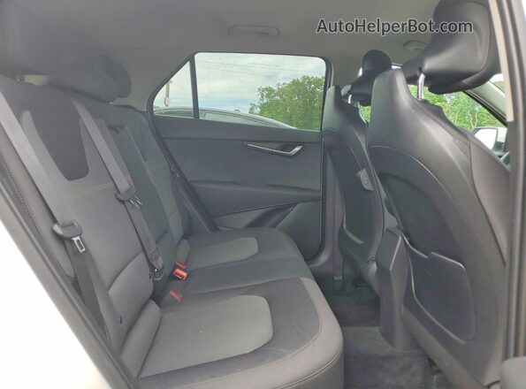 KNDCP3LEXT5320466 2026 KIA NIRO White 