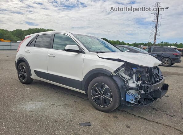 KNDCP3LEXT5320466 2026 KIA NIRO White 