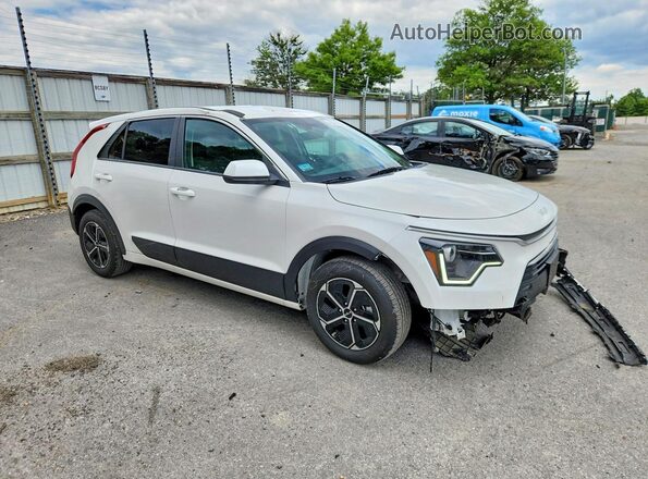 KNDCP3LEXT5329037 2026 KIA NIRO Gray Front right