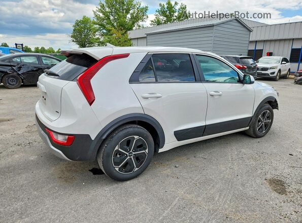 KNDCP3LEXT5329037 2026 KIA NIRO Gray Rear right