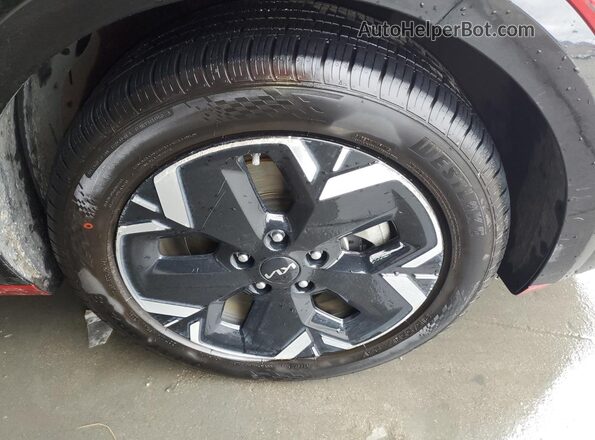 KNDCR3L15P5025336 2023 KIA NIRO Red 
