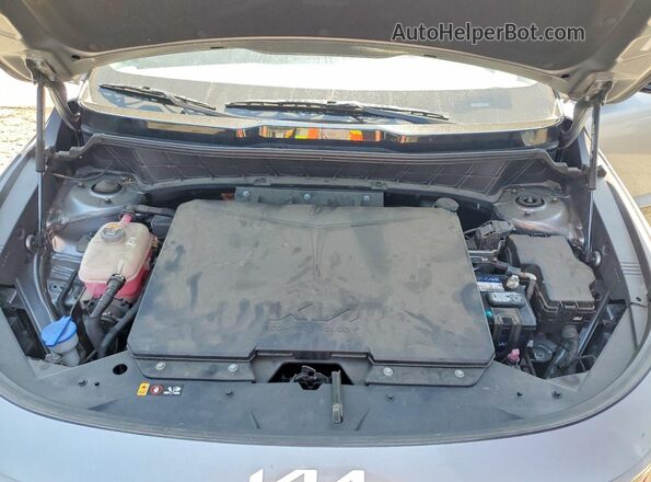 KNDCR3L16P5028343 2023 KIA NIRO Silver უკანა სალონის ხედი