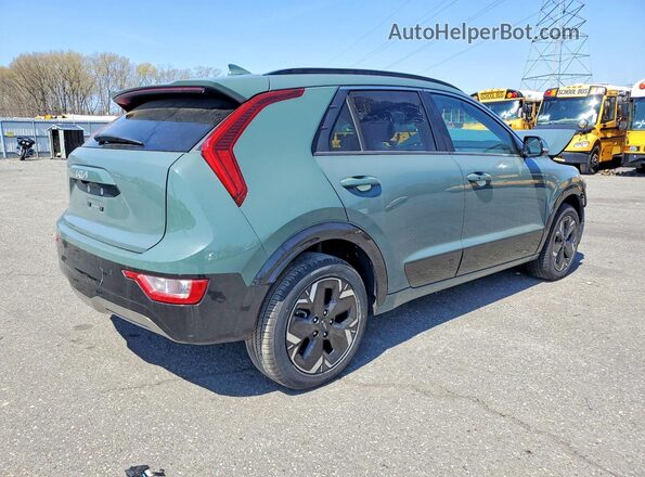 KNDCR3L17R5111640 2024 KIA NIRO Green 