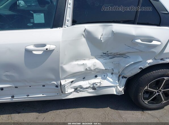 KNDCR3LE0S5307153 2025 KIA NIRO Белый Вид спереди
