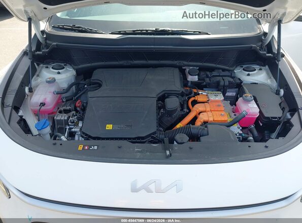 KNDCR3LE0S5307153 2025 KIA NIRO Белый Вид сзади