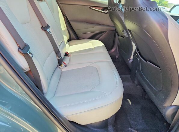 KNDCR3LE2P5059429 2023 KIA NIRO Green Vista de los asientos traseros