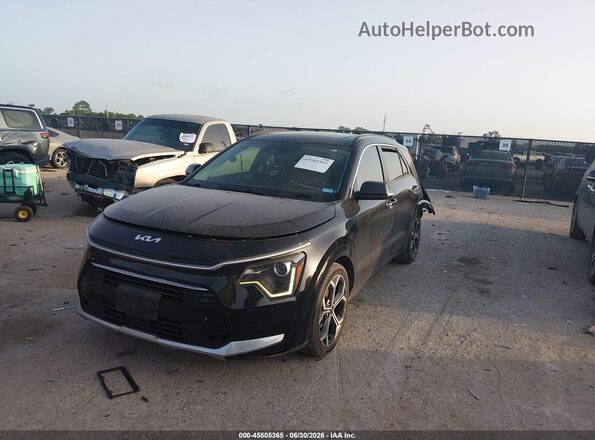 KNDCR3LE3P5051758 2023 KIA NIRO Черный Передняя левая четверть