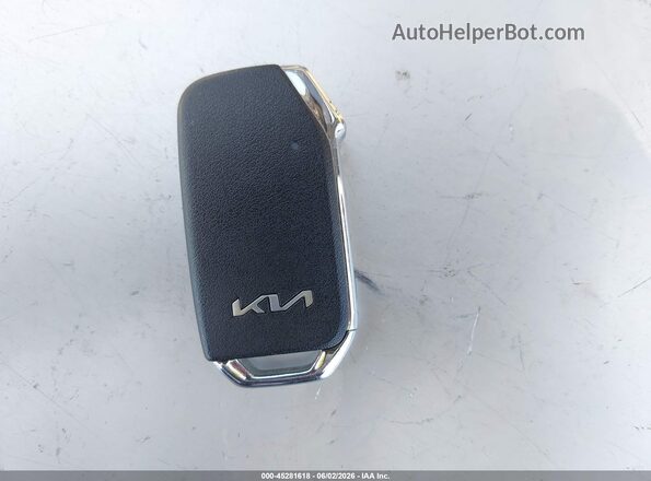 KNDCR3LE9P5057192 2023 KIA NIRO Gray Vista del salpicadero