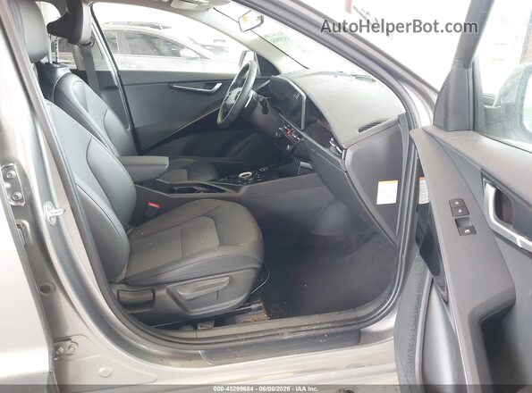 KNDCS3LF1S5265198 2025 KIA NIRO PLUG-IN HYBRID Gray Widok wnętrza z przodu