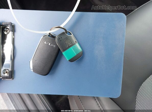 KNDCS3LF3S5251593 2025 KIA NIRO PLUG-IN HYBRID Gray Vista del salpicadero