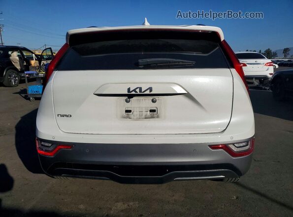 KNDCT3L16P5015447 2023 KIA NIRO White Rear view