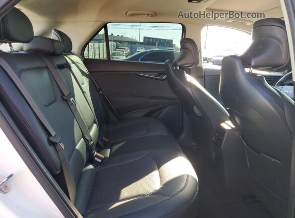 KNDCT3L16P5015447 2023 KIA NIRO White Rear seats view