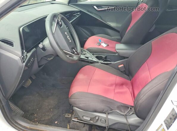 KNDCT3LE2R5142251 2024 KIA NIRO White წინა სალონის ხედი