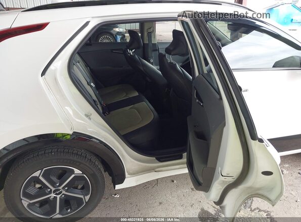 KNDCT3LE4R5129579 2024 KIA NIRO White VIN կոդի պիտակի տեսք