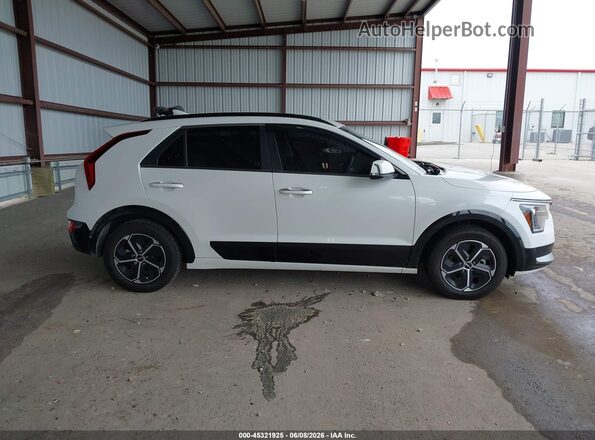 KNDCT3LE4R5129579 2024 KIA NIRO White Սալոնի հետևի տեսք
