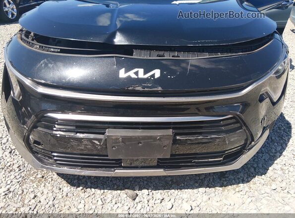 KNDCT3LE7P5036648 2023 KIA NIRO Черный Вид спереди
