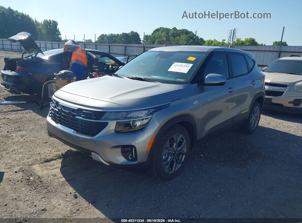 KNDEP2AA3T7942477 2026 KIA SELTOS Gray წინა მარცხენა ხედი სამი მეოთხედიდან