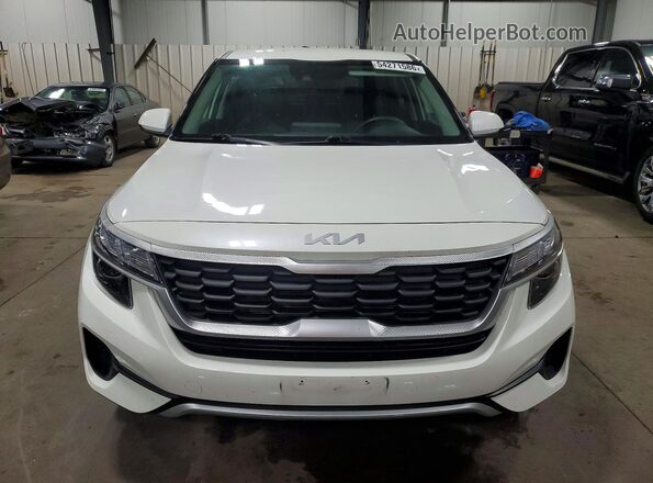 KNDEPCAA2P7413632 2023 KIA SELTOS White Front view