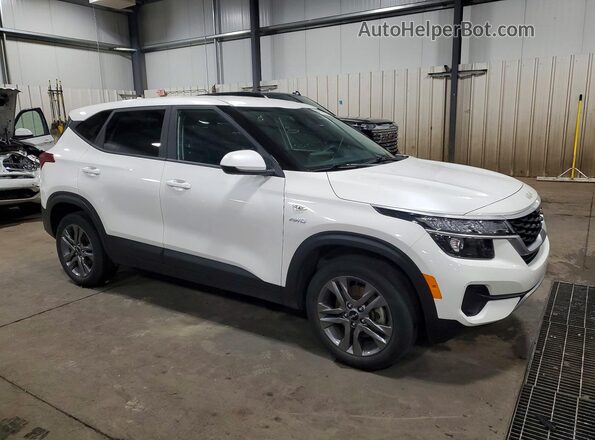 KNDEPCAA2P7413632 2023 KIA SELTOS White Front right