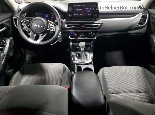 KNDEPCAA2P7413632 2023 KIA SELTOS White Dashboard view