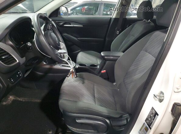 KNDEPCAA2P7413632 2023 KIA SELTOS White Front interior view