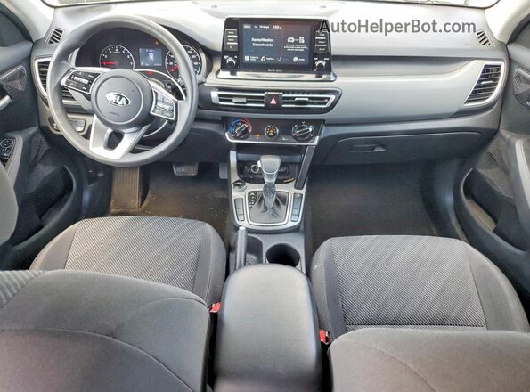 KNDEPCAA3M7188648 2021 KIA SELTOS Silver 