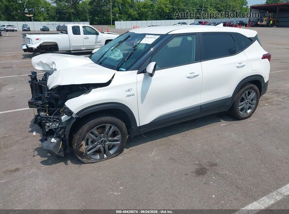 KNDEPCAA4P7384618 2023 KIA SELTOS White Vista tres cuartos delantera izquierda